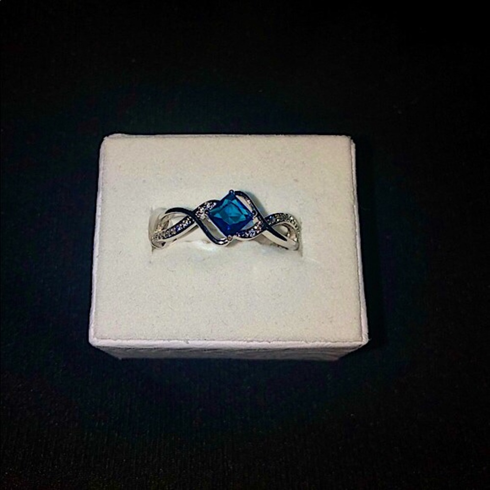 ✨Beautiful size 10 ring✨